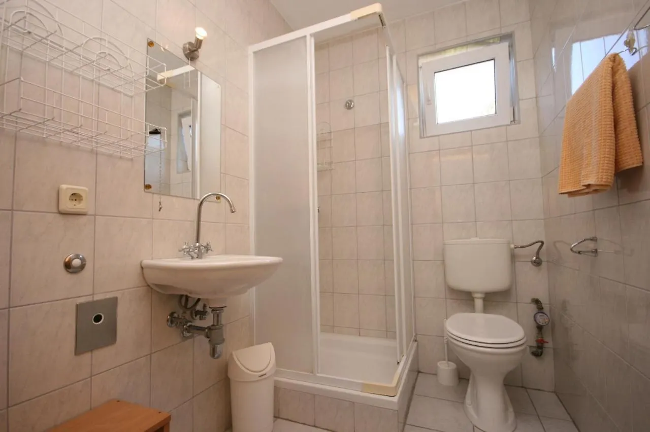 Apartments With A Parking Space Mandre, Pag - 6405 Kolan
