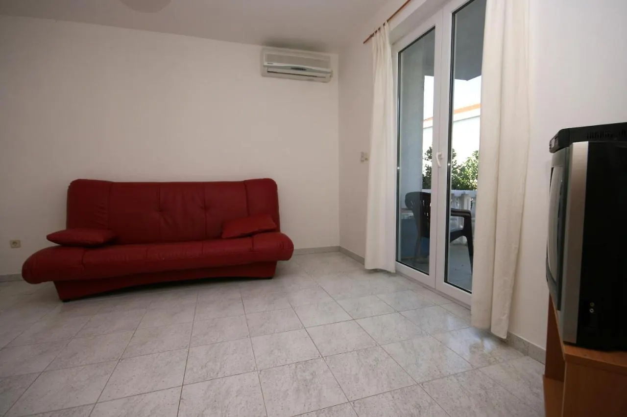 Apartments With A Parking Space Mandre, Pag - 6405 Kolan