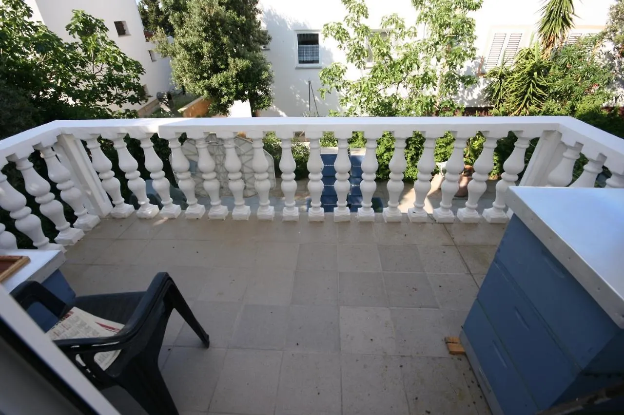 Apartments With A Parking Space Mandre, Pag - 6405 Kolan