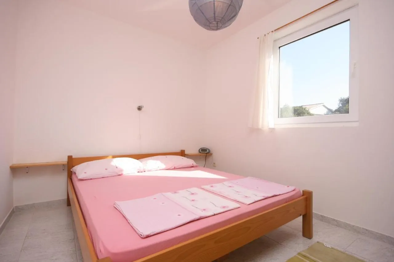 Apartments With A Parking Space Mandre, Pag - 6405 Kolan Kroatien