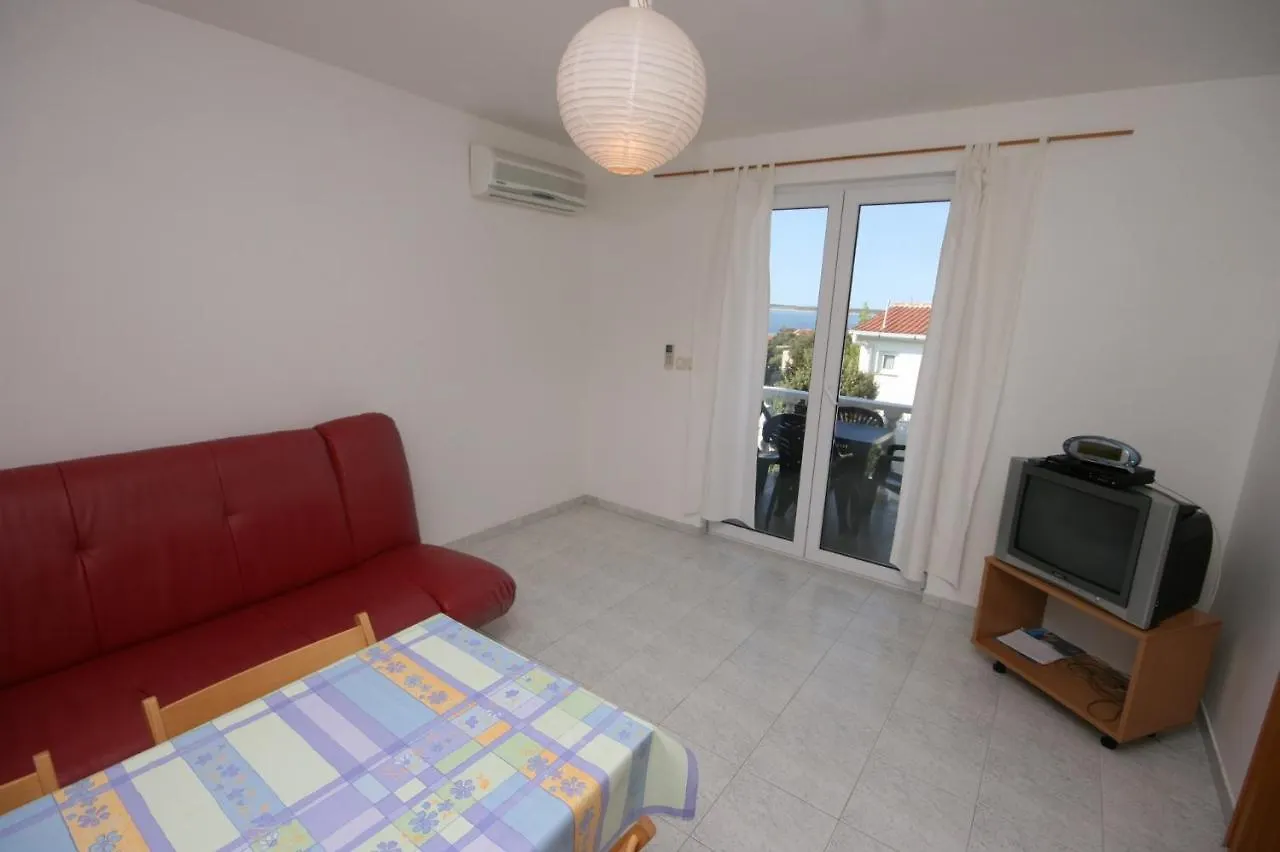 Apartments With A Parking Space Mandre, Pag - 6405 Kolan 0*,  Kroatien
