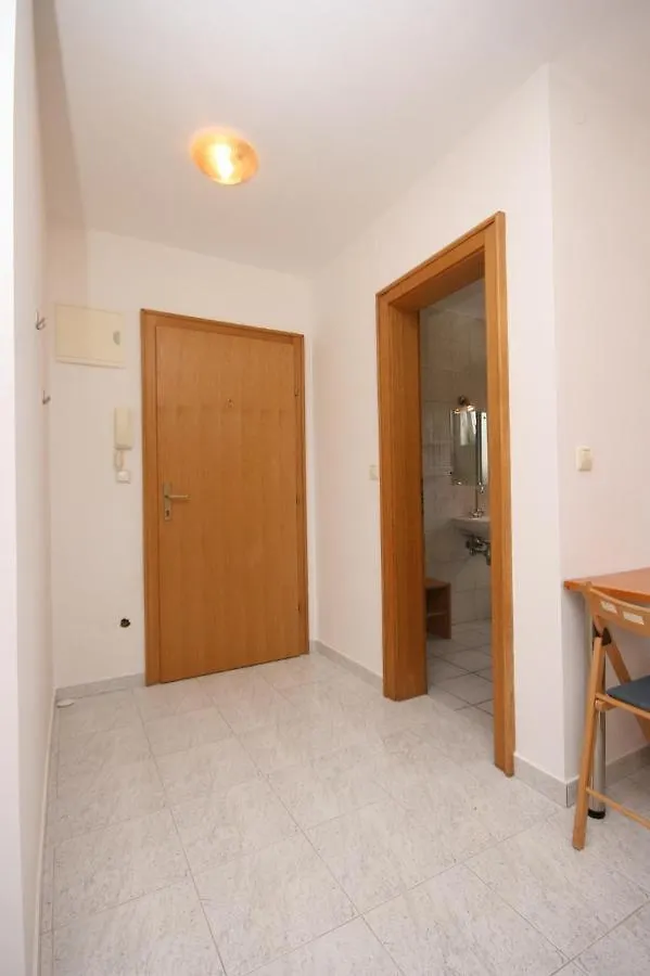 Apartments With A Parking Space Mandre, Pag - 6405 Kolan