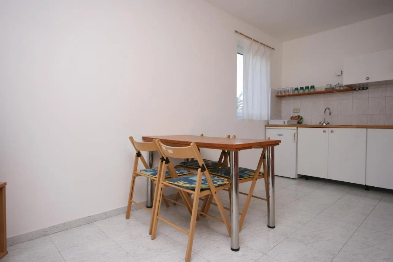Apartments With A Parking Space Mandre, Pag - 6405 Kolan Kroatien