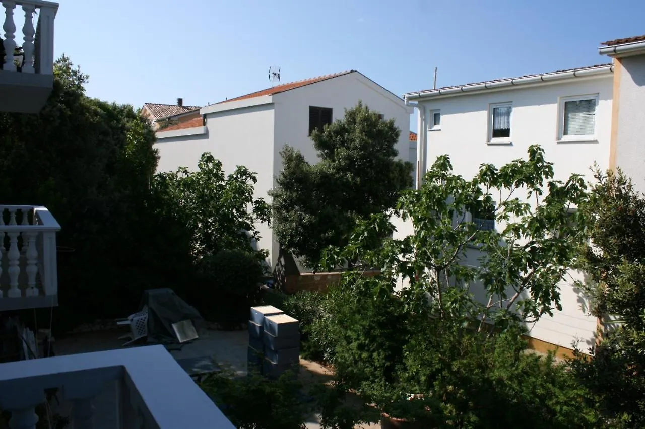 Apartments With A Parking Space Mandre, Pag - 6405 Kolan