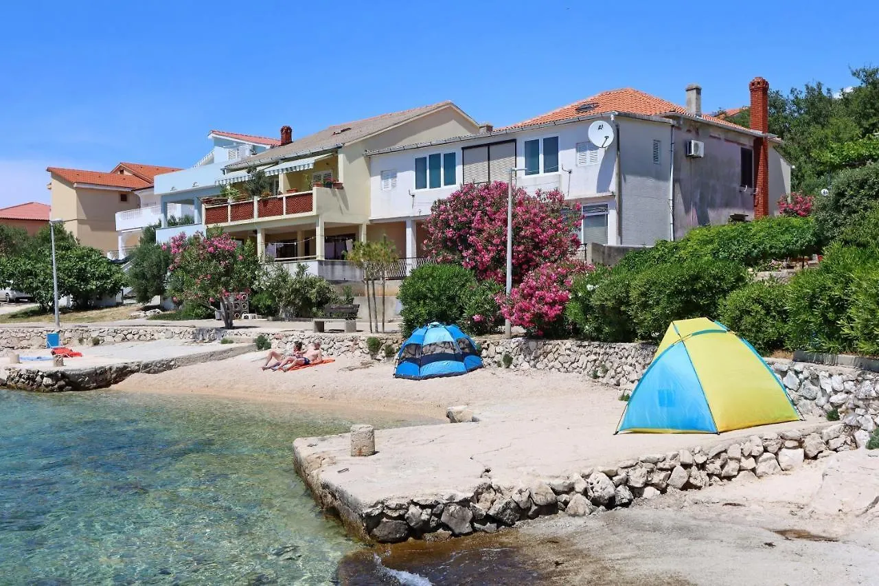 Apartments With A Parking Space Mandre, Pag - 6405 Kolan