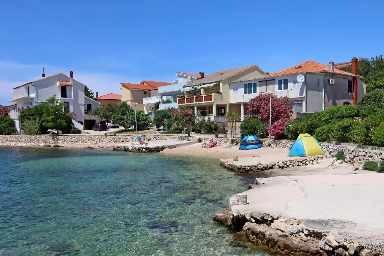 Apartments With A Parking Space Mandre, Pag - 6405 Kolan